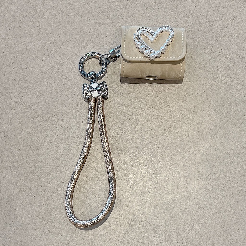 Capa protetora em formato de coração com corrente de diamantes, adequada para AirPods 4, capa para fones de ouvido iPod 