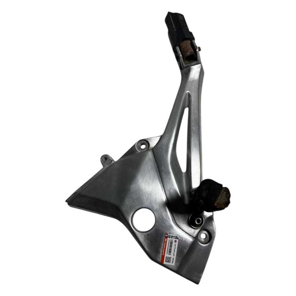BACALHAU SUPORTE PEDALEIRA LADO ESQUERDO CB 300R 2009 Á 2015