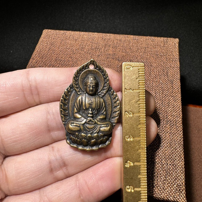 Estátua de Buda de Latão Medalha de Bronze Shakyamuni Buda Amuleto Pingente Latão Tathagata Buda Amuleto Pingente Guanyi