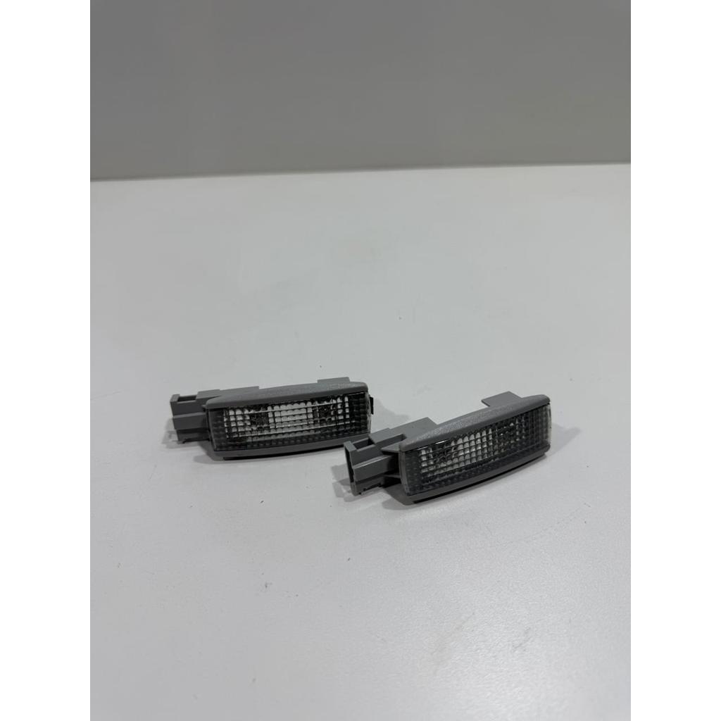 Par Luz de Teto Cortesia VW Polo 3B0947113
