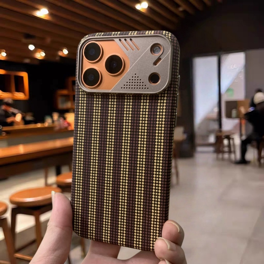 Nova Caixa Mecha-Style Kevlar Pattern Phone case Lente Oca Dissipação De Calor Textura Metálica Capa Rígida Suporta Carr