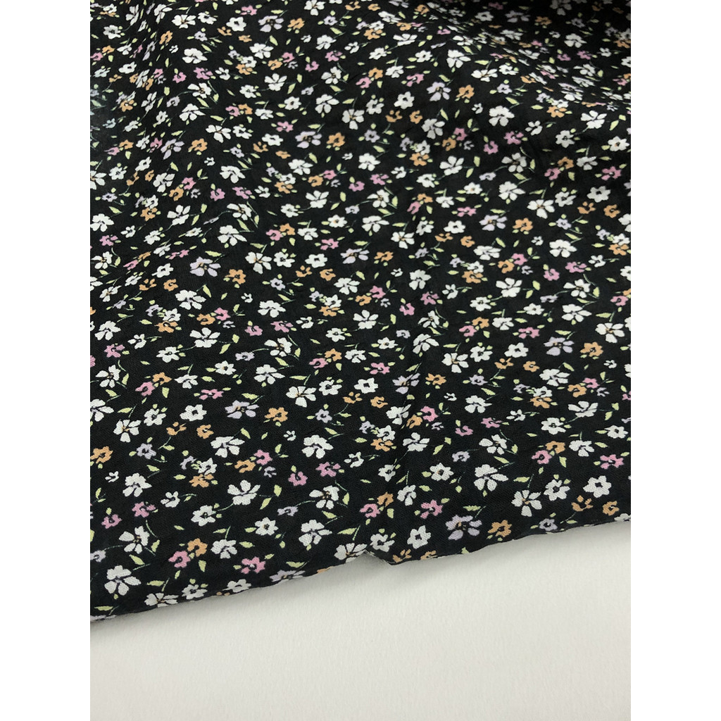 Verão puro algodão fundo preto pequeno Floral impresso roupas tecido de algodão camisa fina saia roupas infantis tecido