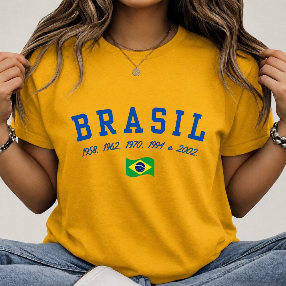 Camiseta Feminina Brasil Anos de Copas Copa do Mundo Seleção Brasileira Futebol Algodão Premium