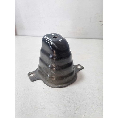 Suporte Alma Para-choque Traseiro Direito  Nissan Tiida 2012