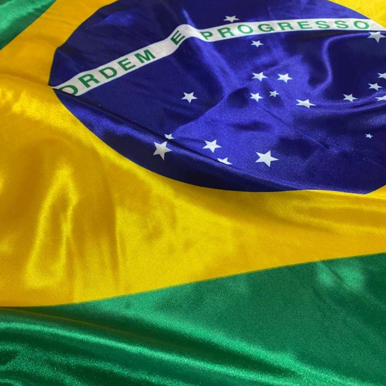 Bandeira do BRASIL em tecido cetim 1m x 1,50m larg APENAS O TECIDO, SEM ACABAMENTO copa do mundo