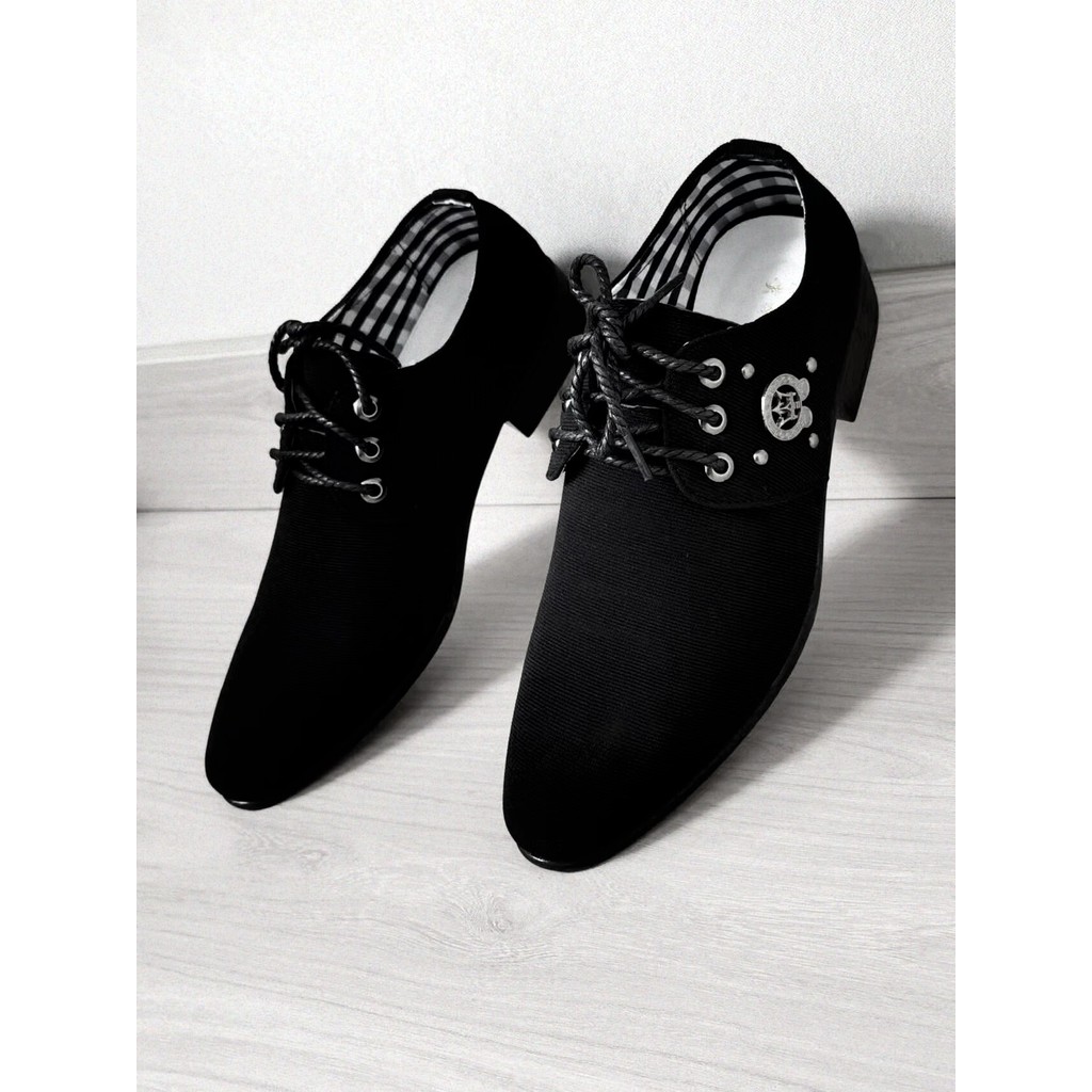 Pano de verão respirável versão coreana preto masculino apontou Toe sapatos de negócios na moda estudante Casual salto p
