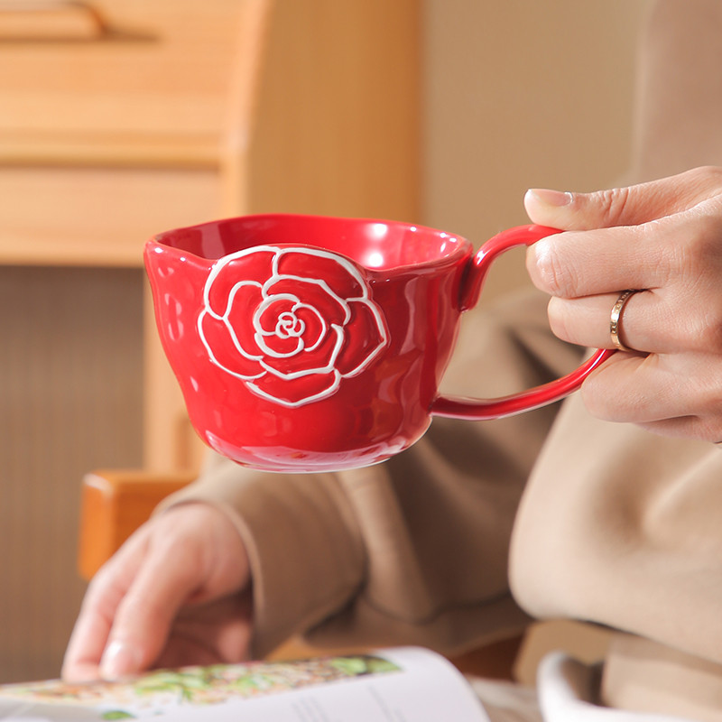 Caneca de camélia copo de água de alto valor copo de café doméstico em relevo copo de cerâmica casal copo de café da man