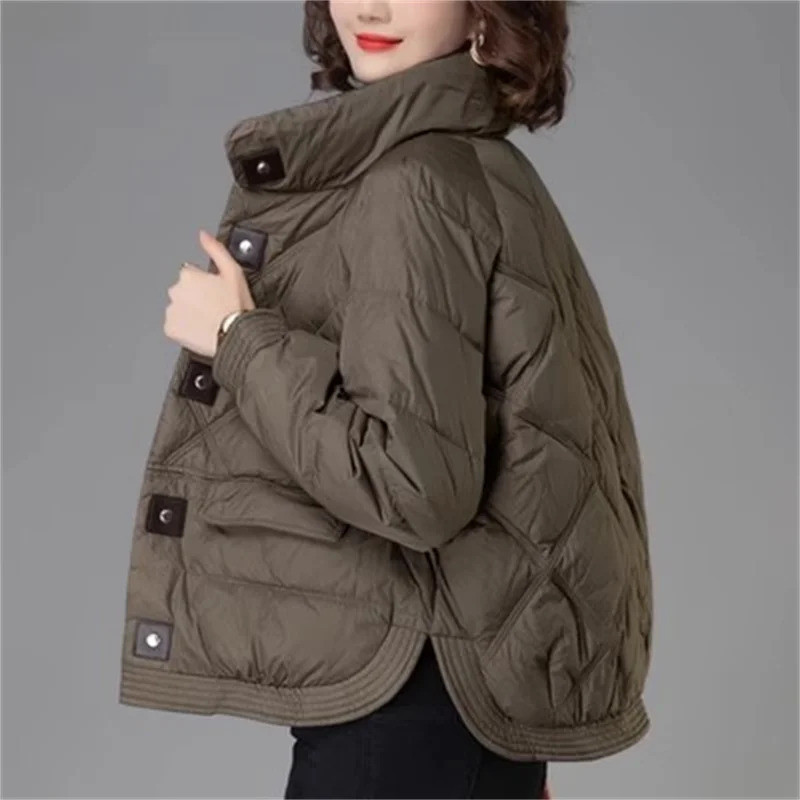 Jaqueta Curta de Plumas para Mulheres no Inverno 2024, Novo Design Solto, Estilo Niche, para Baixa Estatura, Elegante, J