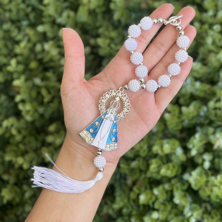 Terço Dezena Nossa Senhora Aparecida Branco e Prata amora Tassel retrovisor de carro