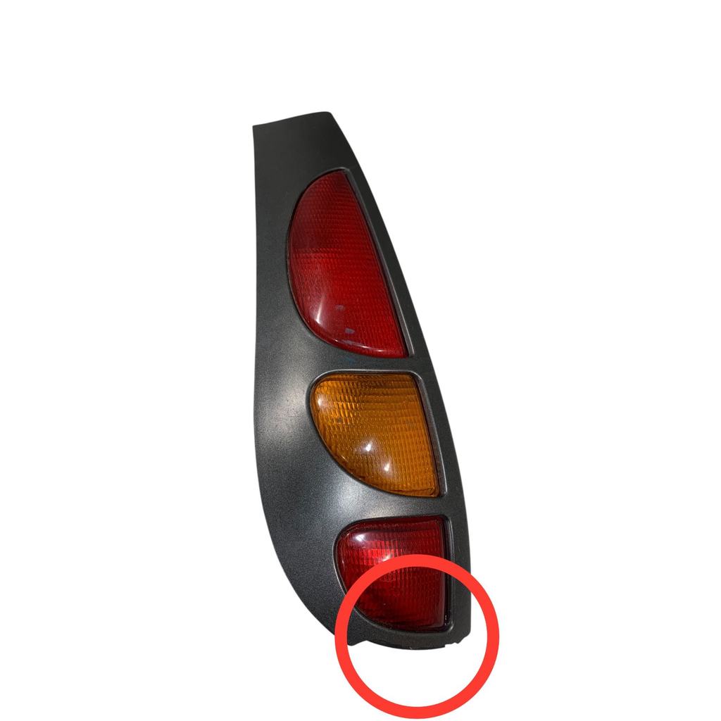 Lanterna Traseira Esquerda Fiat Marea 1998-2005 Detalhe