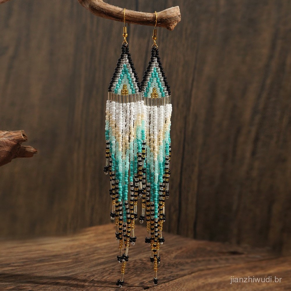 Design popular de nicho europeu e americano, brincos de borla com miçangas feitos à mão em estilo étnico, patrimônio cul
