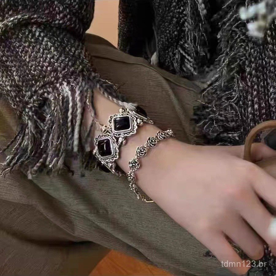 Pulseira Floral Feminina Banhada a Prata Antiga