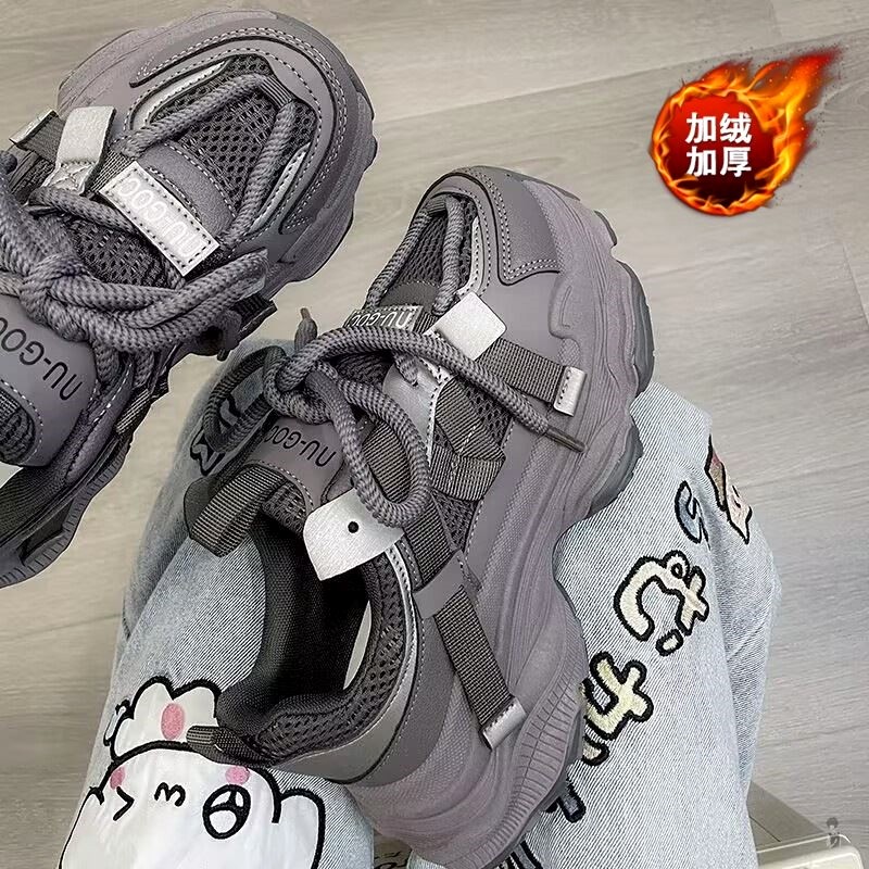 Sapatos papai de sola grossa forro de lã sapatos femininos meninas sapatos esportivos 2025 novo estilo dois sapatos de a