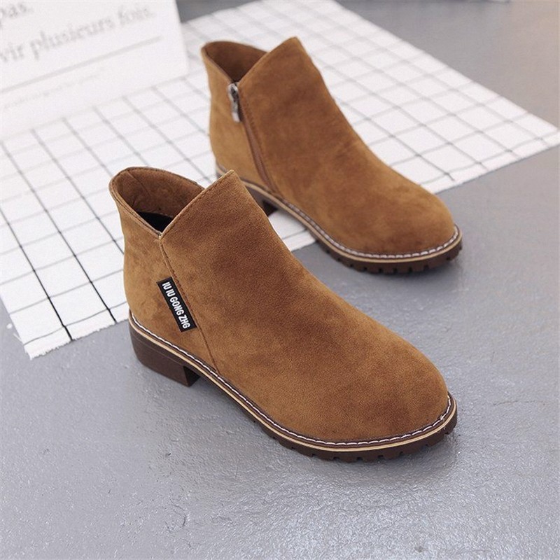 2026 sapatos femininos de tamanho grande outono botas curtas de algodão fosco Martin botas casuais salto quadrado All-Ma