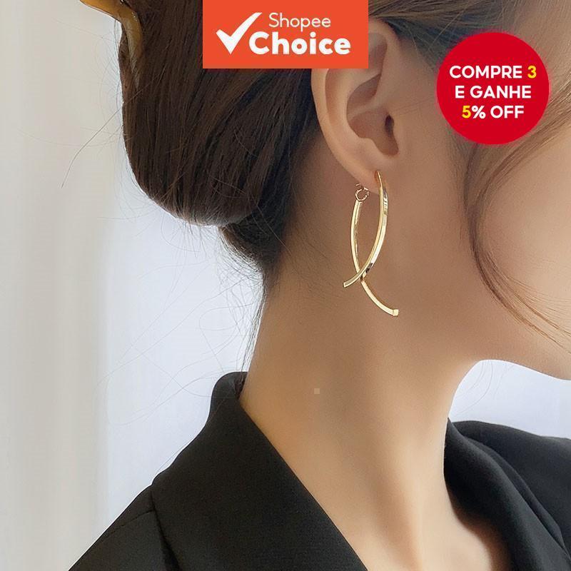Brincos de cruz geométrica em aço inoxidável para mulheres, joias minimalistas de moda com design moderno.