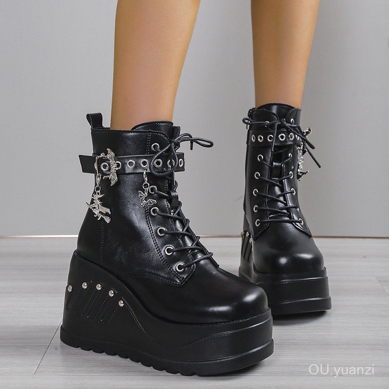 Botas de salto grosso, novo modelo 2025, botas de salto anabela com tachas, estilo gótico escuro, tamanho europeu e amer