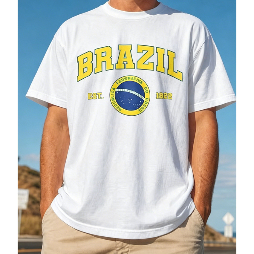 Camiseta Masculina Feminina Oversized Estampa Brasil Texto Arqueado e Selo da República Federativa do Brasil com Ano