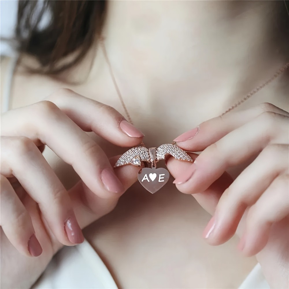 Colar De Corrente Feminino Personalizado Nome Gravado Coração Aberto Asas De Cristal Pingente Presente Do Dia Dos Namora