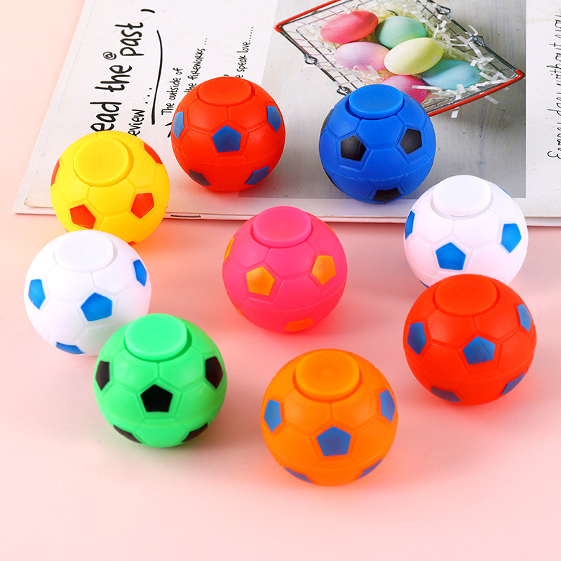 Amazon venda quente 3.5cm futebol spinner Fidget spinner Gashapon máquina série vendas diretas da fábrica