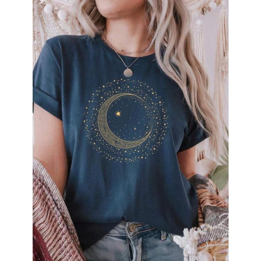 Tshirt Feminina Estilosa Camisa Estampada Círculo de Lua e Poeira das Estrelas Estampada Lançamento Camiseta 100%