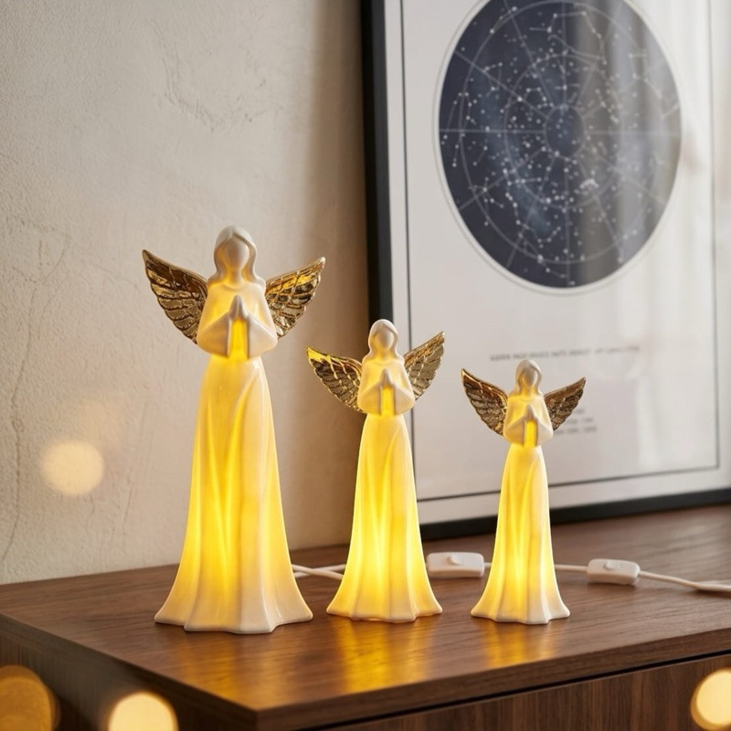 Luminária Abajur Porcelana Anjo da Guarda Rezando Bivolt Led Detalhes em Dourado Porcelana Importada