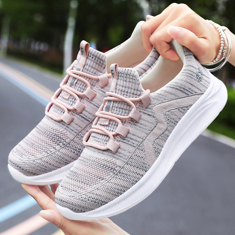 Sapatos femininos novo estilo voando malha sapatos femininos casuais confortáveis sapatos mãe respirável esportes sapato