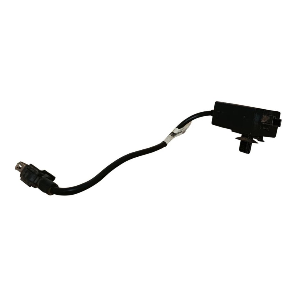 Entrada Tomada Usb Superior Painel Ford Ka 2018 - Ford - KA - 2018 - PN: 3252454