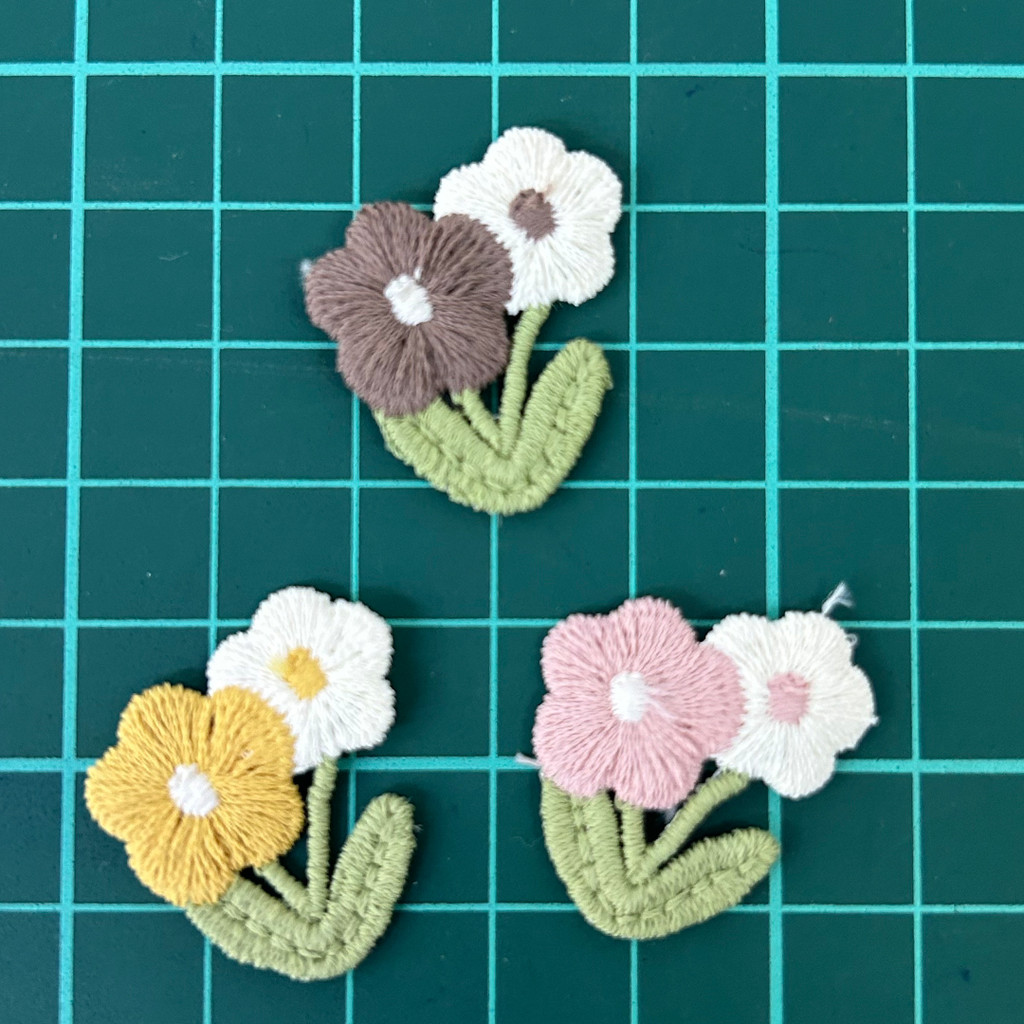 mini florzinha poliéster 100pcs