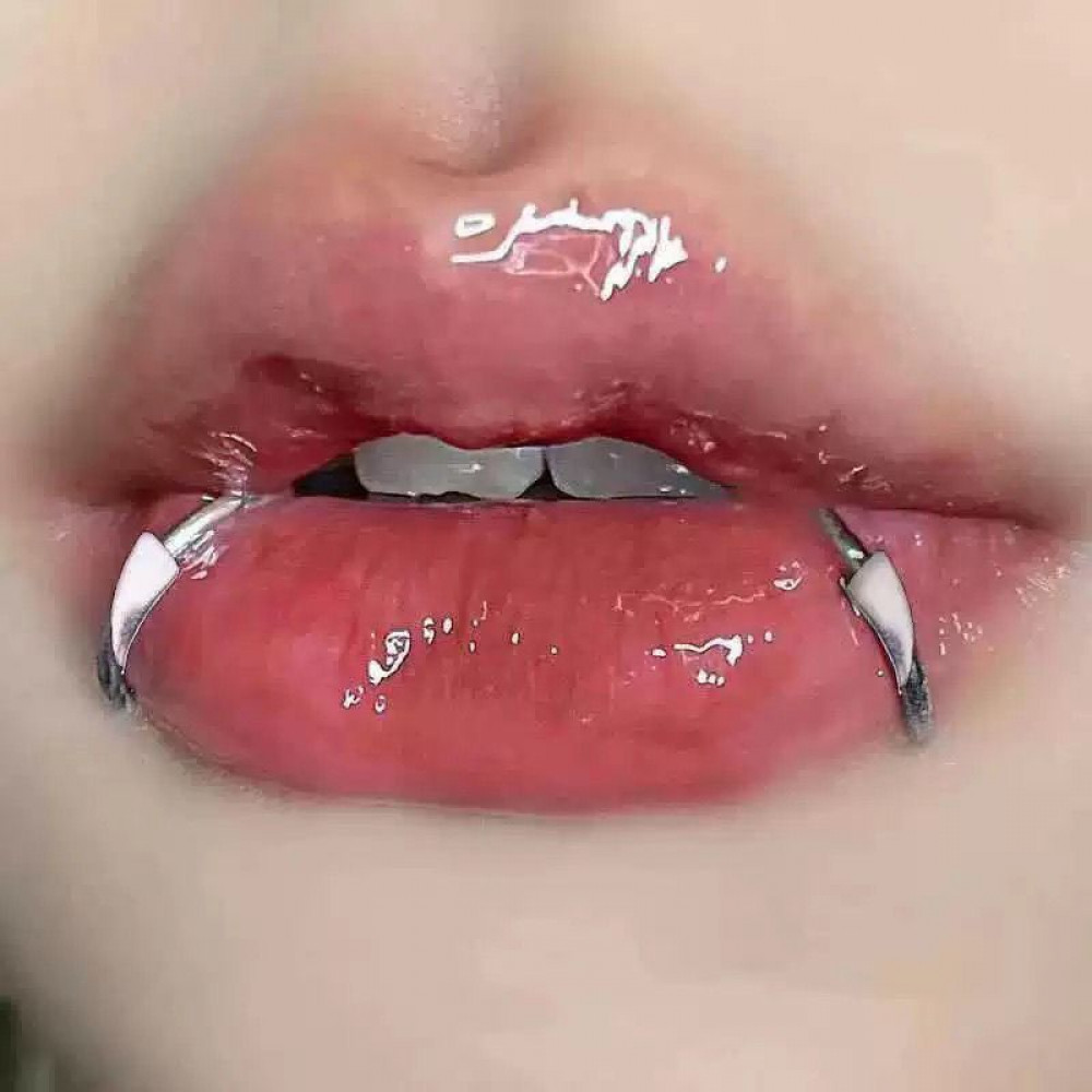 Criativo exclusivo vampiro presas forma perfurado titânio aço lábio clipe estilo coreano na moda masculino feminino esti