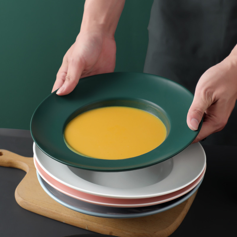 Prato de macarrão europeu, talheres de cerâmica nórdica, chapéu de palha, prato de comida ocidental, prato de sopa, tige