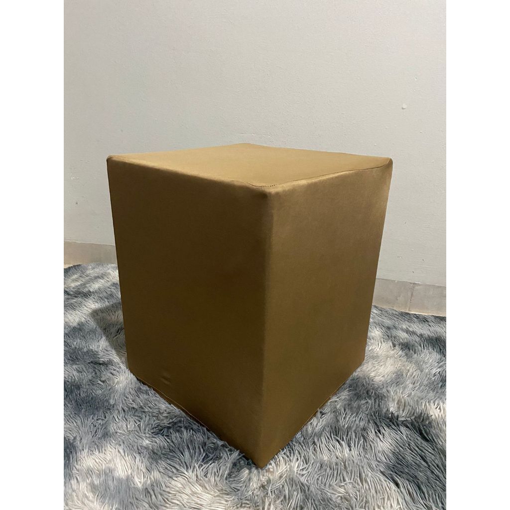 1 Capa para puffs Quadrados 35cm x 35cm largura/ 45cm altura malha.