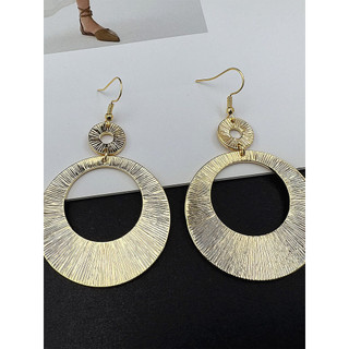 Francês Retro Metal escovado grande anel brincos 2026 novo estilo High-End exagerado rosto dourado pequenos brincos femi