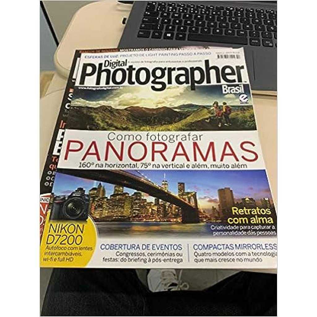DIGITAL PHOTOGRAPHER