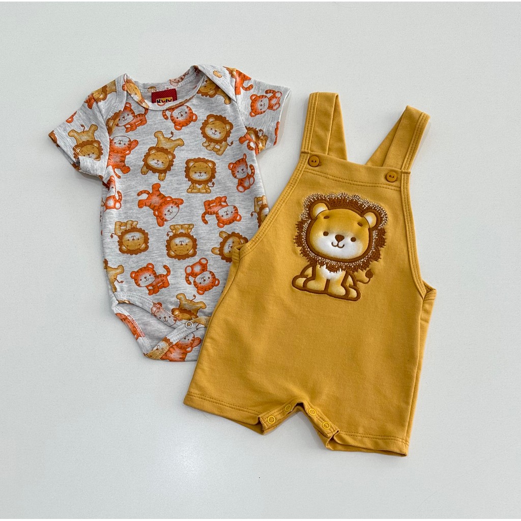 Conjunto P/GG Kyly Jardineira Mostarda Bordado Leão e Body Estampado
