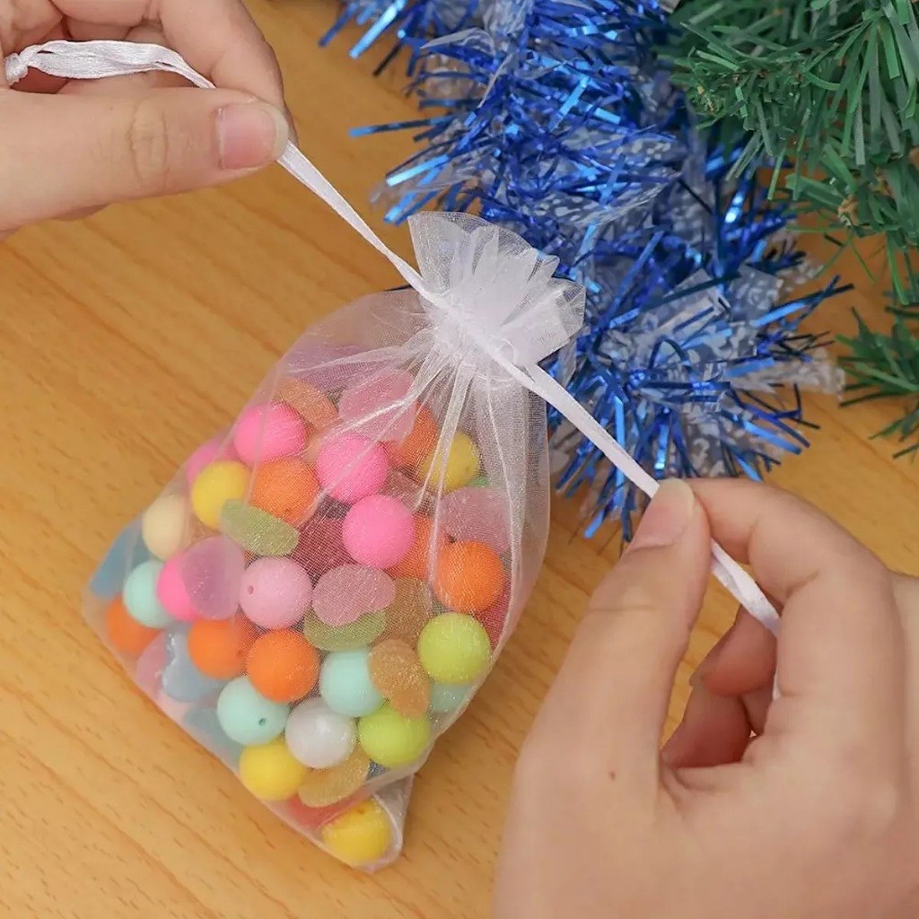 Kit 100 Saquinhos Saco Organza 7x9 / 9x12 / 10x15 / 13x18 / 20x30 / 20x35 Branco Lembrancinha Natal Jóia Festa Casamento