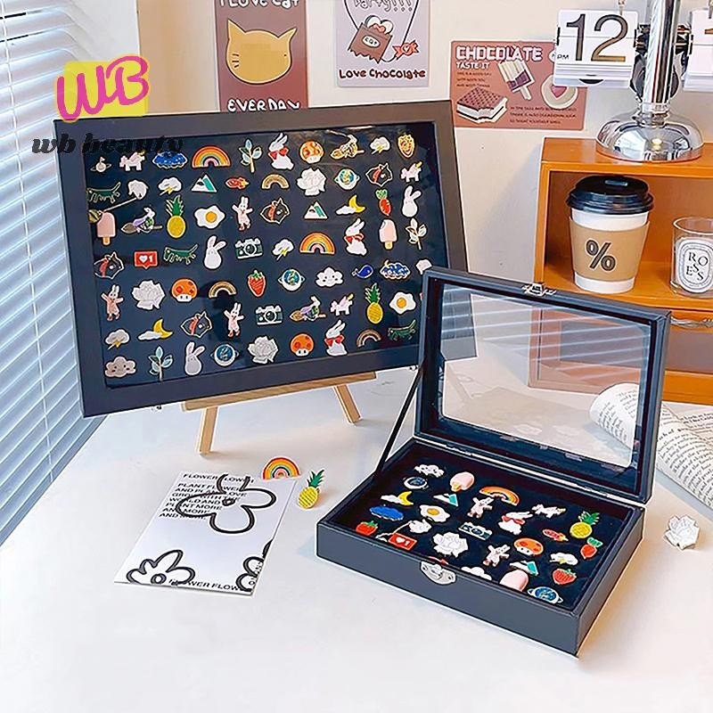 W-Beauty Bar Badge Storage Box Transparente À Prova De Poeira Peito Pin Medalha Display Stand Couro Jóias Coleção Frame