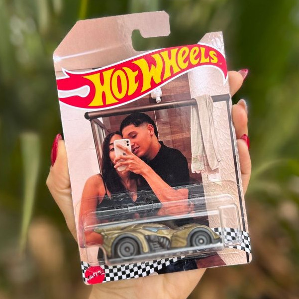 ADESIVO Carrinho Hot Wheels Personalizado com Foto (ENVIO IMEDIATO) Casal/Namorado.