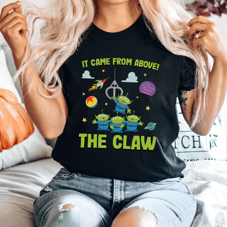Camiseta Feminino Toy Story Aliens It Came From Above The Claw Unissex Algodão Premium Streetwear Envio Imediato