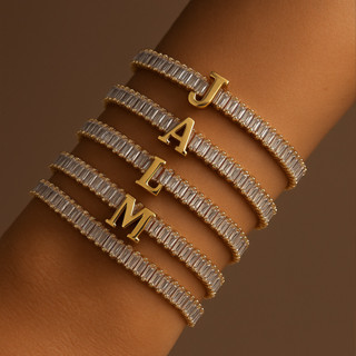 PULSEIRA DE LETRA INCRUSTADO COM ZIRCÔNIA BRILHANTE BANHADA EM OURO 18K em Oferta na Shopee