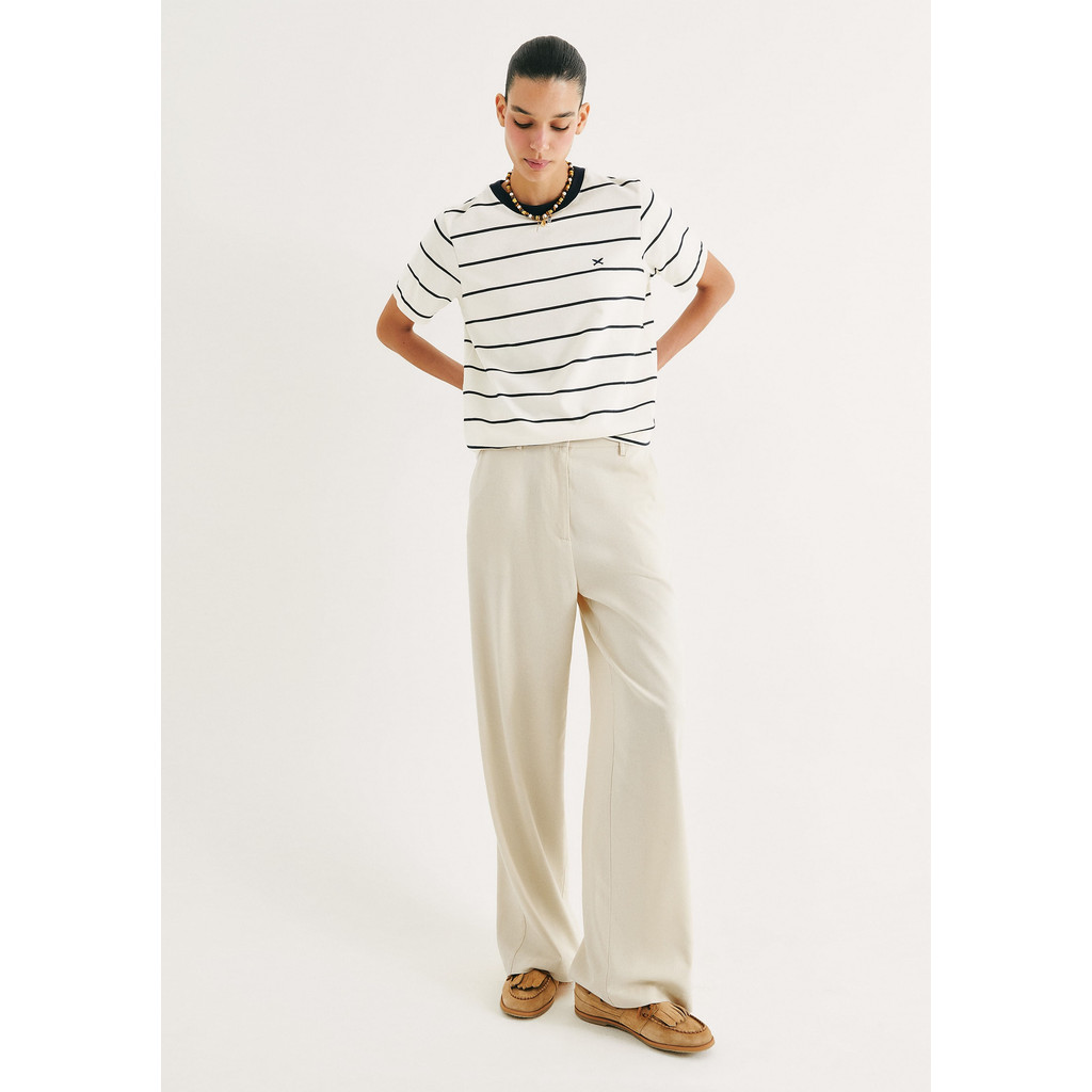 Calça Feminina Reta Em Tecido Rústico