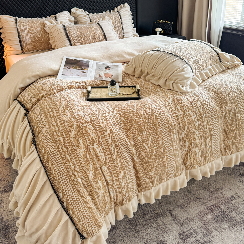 Conjunto de quatro peças de veludo esculpido estilo princesa francesa inverno engrossado quente Coral leite veludo renda