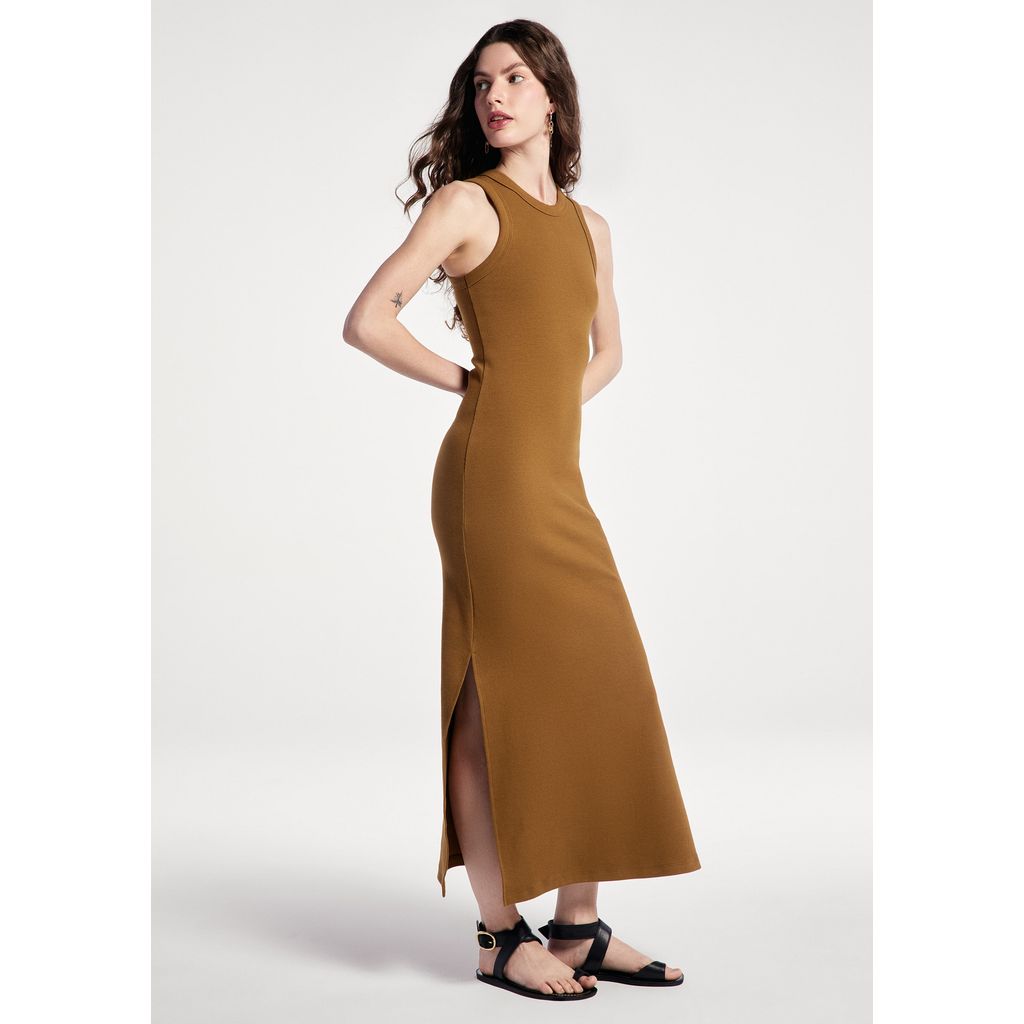 Vestido Midi Em Ribana Canelada Com Fenda