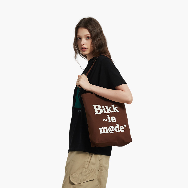 BIKKIE Bolsa de lona de Designer de nicho de cor de Chocolate quente Novo estilo Bolsa de ombro Bolsa de lona estilo ins
