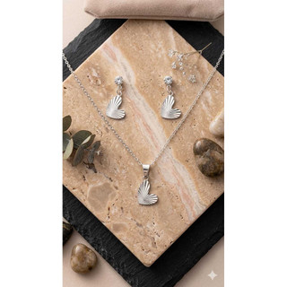 Conjunto Feminino Coração Prata | Colar e Brincos Delicados com Design Romântico