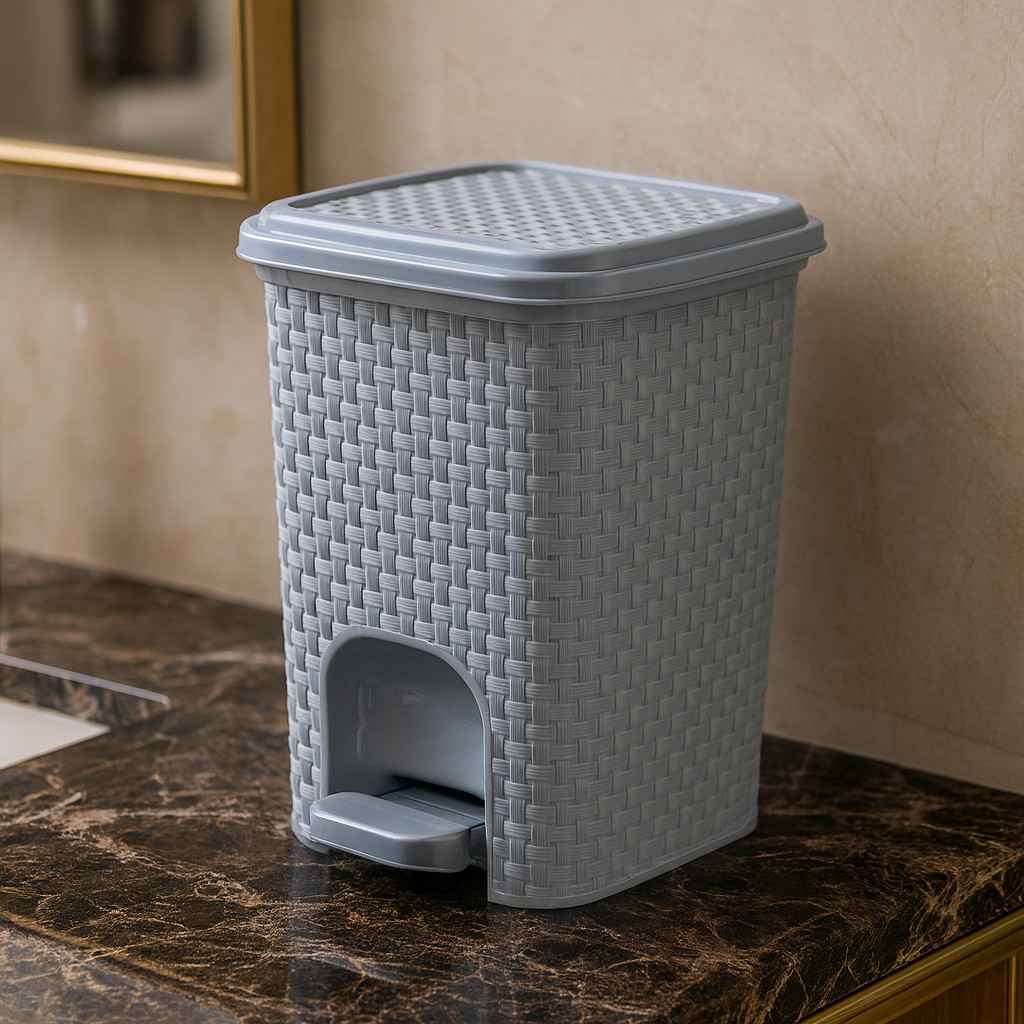 Lixeira Rattan 7 Litros Com Pedal Tampa Cinza Acionamento Por pedal Escritório Quarto Consultório