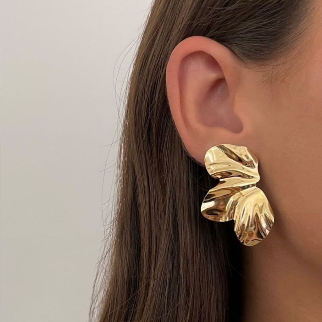 Brinco Meia Folha Pétala Martelado Flor Folheado à Prata925 e Ouro18k em Oferta na Shopee