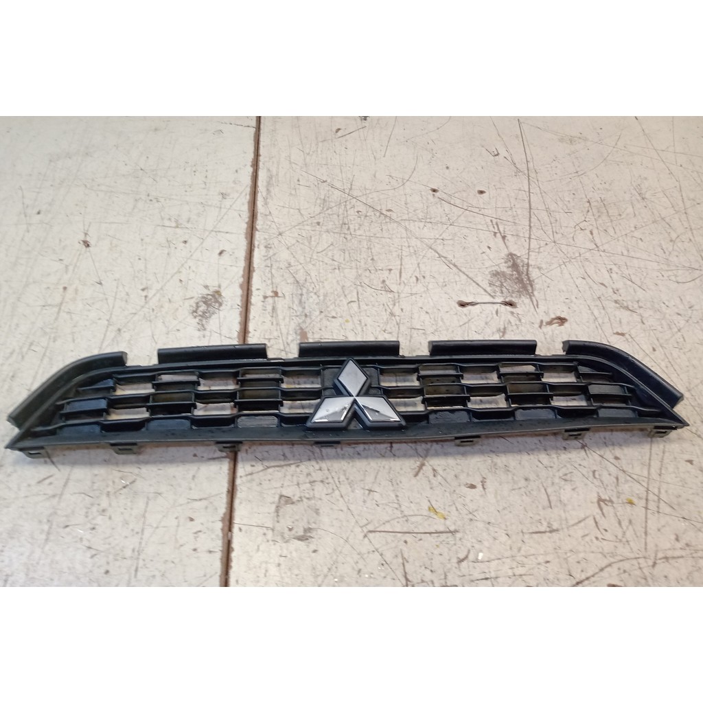 Grade Radiador C/ Emblema Mitsubishi ASX 2014/2016 Mt2335 Mn