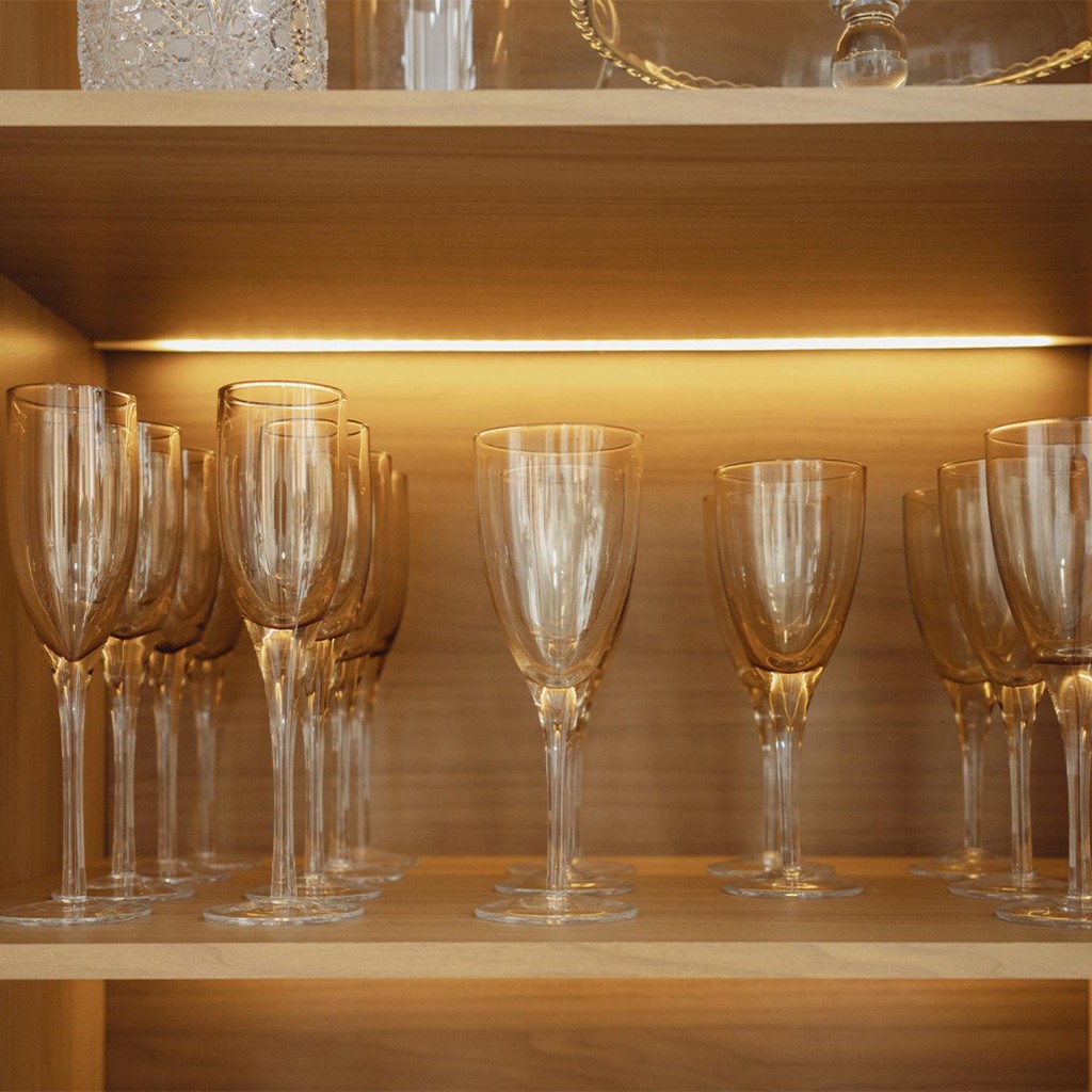Detalhes do Cristaleira 4 Portas 2 Gavetas com Led Allure Linea Brasil