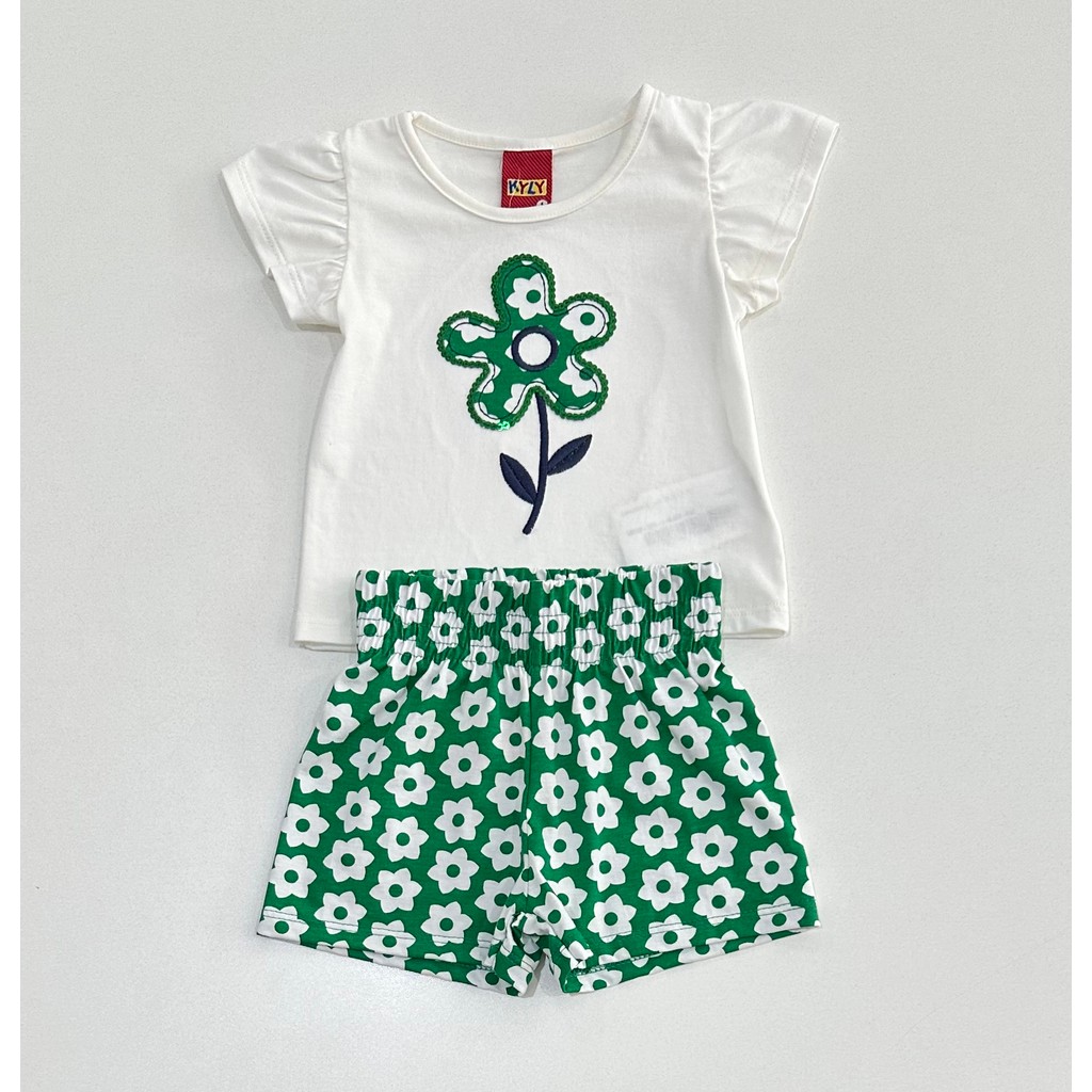Conjunto Infantil Kyly Blusa Branca Flor com Shorts Verde Estampado Flores Natal Moda Menina Conforto Estilo