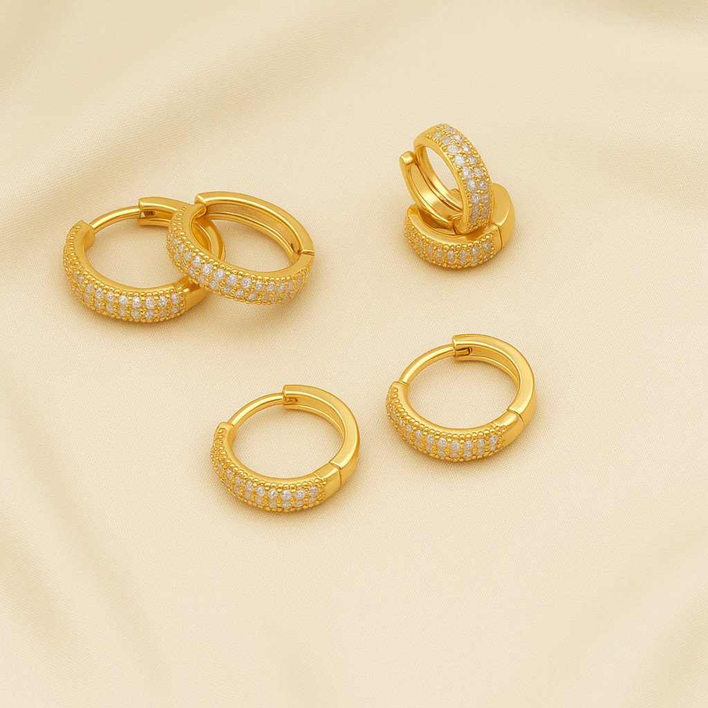 Trio Argolas Click Com Pedras Em Zircônia Cravejada Com Brilho E Leves Folheadas a Ouro 18k